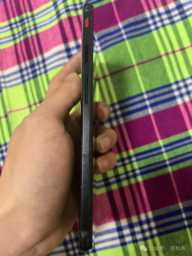 +165Hz屏！红魔7游戏机依然强悍不朽情缘首页450元=骁龙8Gen1(图2)